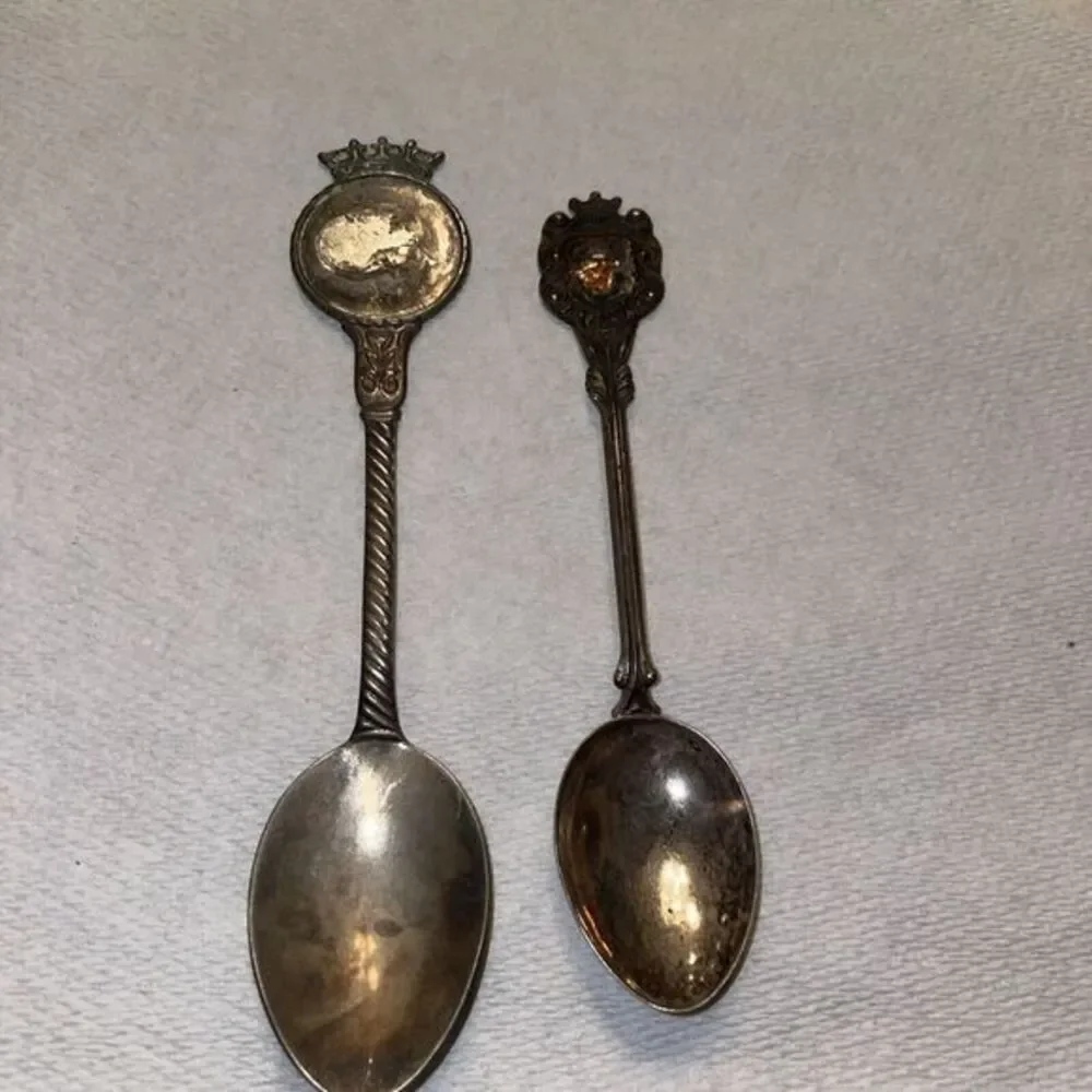 Lot Of 2 Silver Plated Souvenir Spoon‎
